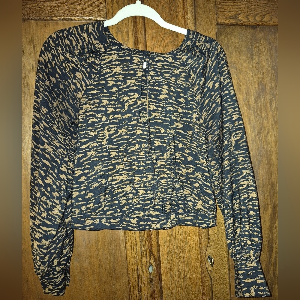 Banana Republic, Black and Brown Key Hole CROP TOP/ blouse Size Small
